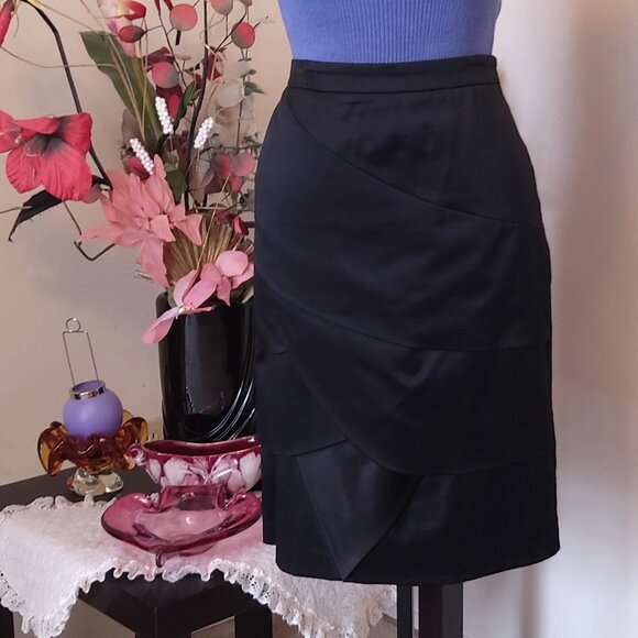 NWOT INFINITIF Women’s Black Multi Tiered Skirt Spring Fall Winter Knee Length - Picture 3 of 10